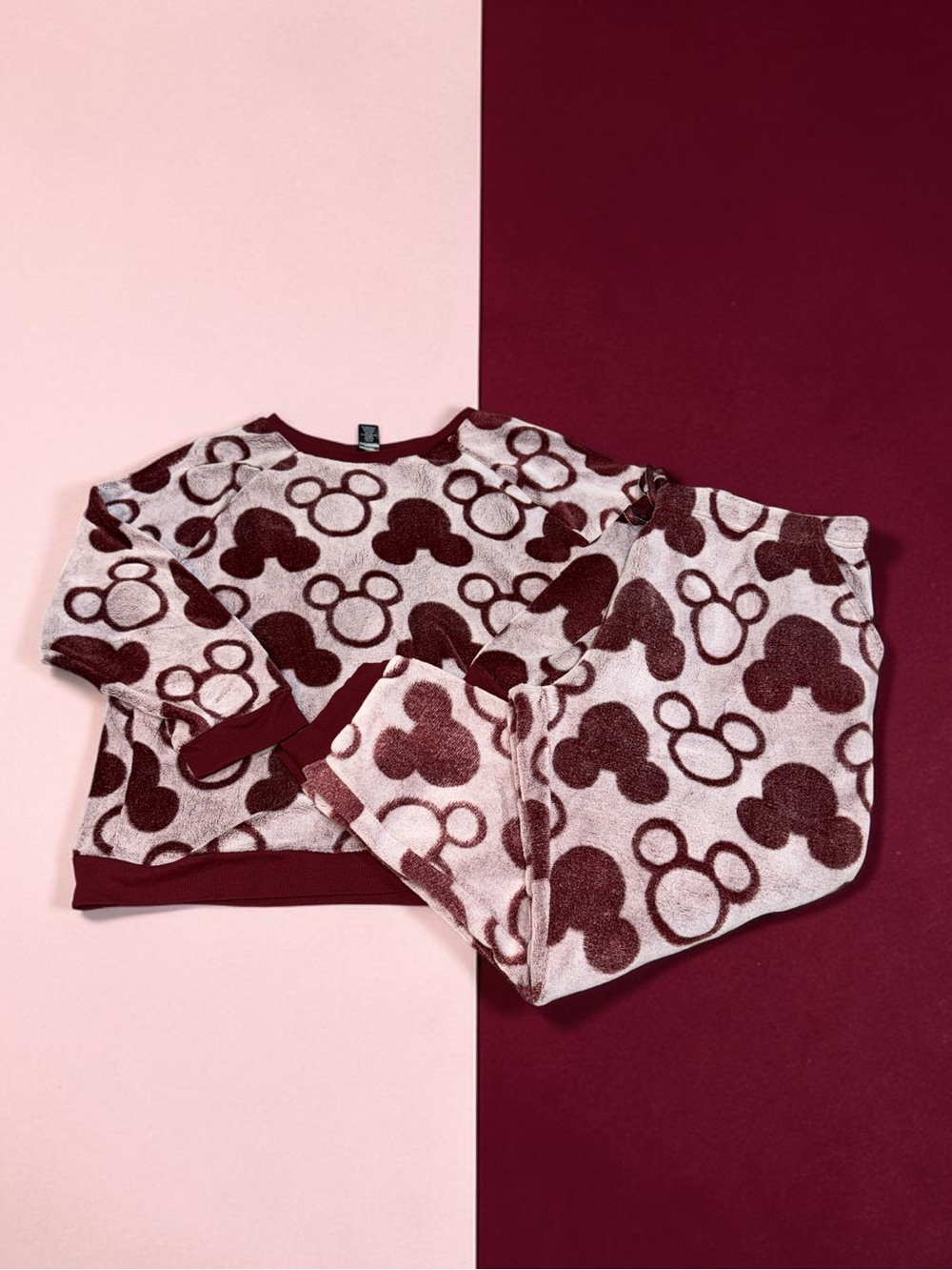 Disney Woman’s 2-Piece Fleece Pajama Set (XXL)